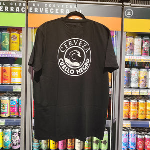 POLERA CUELLO NEGRO - LOGO EN PECHO